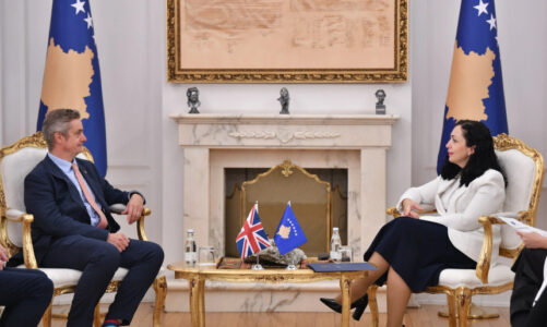 presidentja e kosoves vjosa osmani takim me ambasadorin britanik ja diskutimet