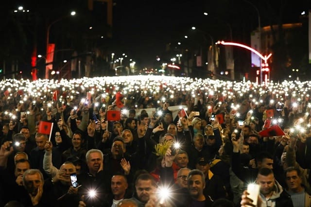 protesta e pd se meta shqiptaret e lire dhe patriote sot ne shesh kunder narkoshtetit erdhi fundi i regjimit te