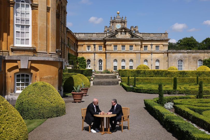 rama zhvillon biseden e pare me kryeministrin britanik starmer dy lideret diskutojne ne parkun e pallatit blenheim