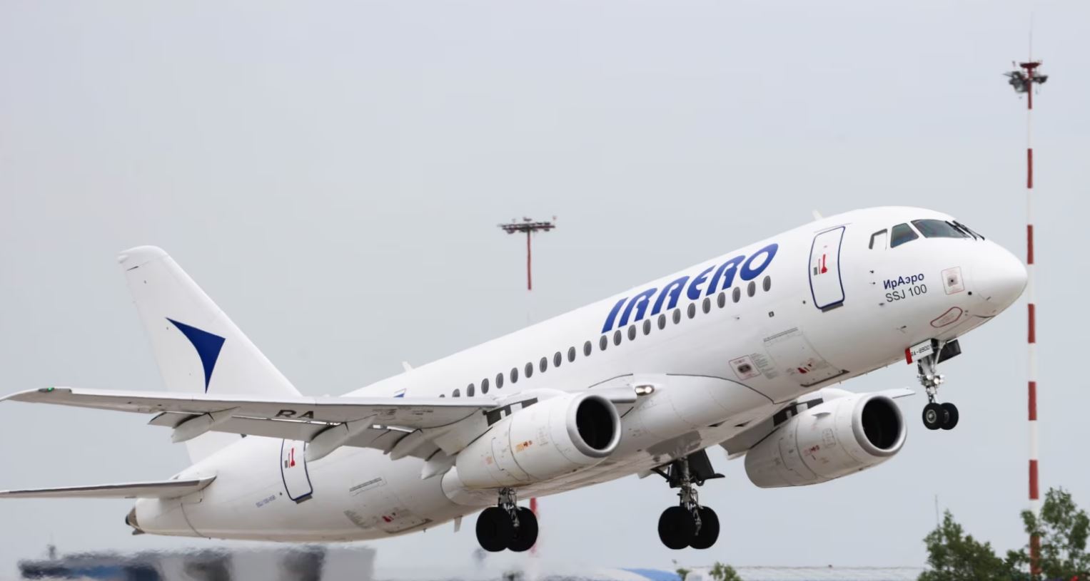 rrezohet nje aeroplan rus ne afersi te moskes 3 te vdekur