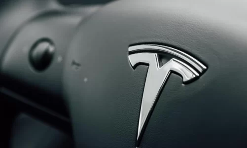 tesla terheq mbi 1 8 milione automjete nga tregu ne shba