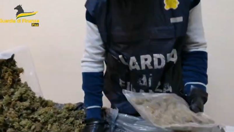 trafiku i droges nga maroku e spanja arrestohet korrieri shqiptar dhe nje maroken