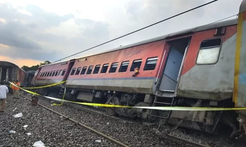 treni doli nga shinat ne rusi rreth 100 te plagosur