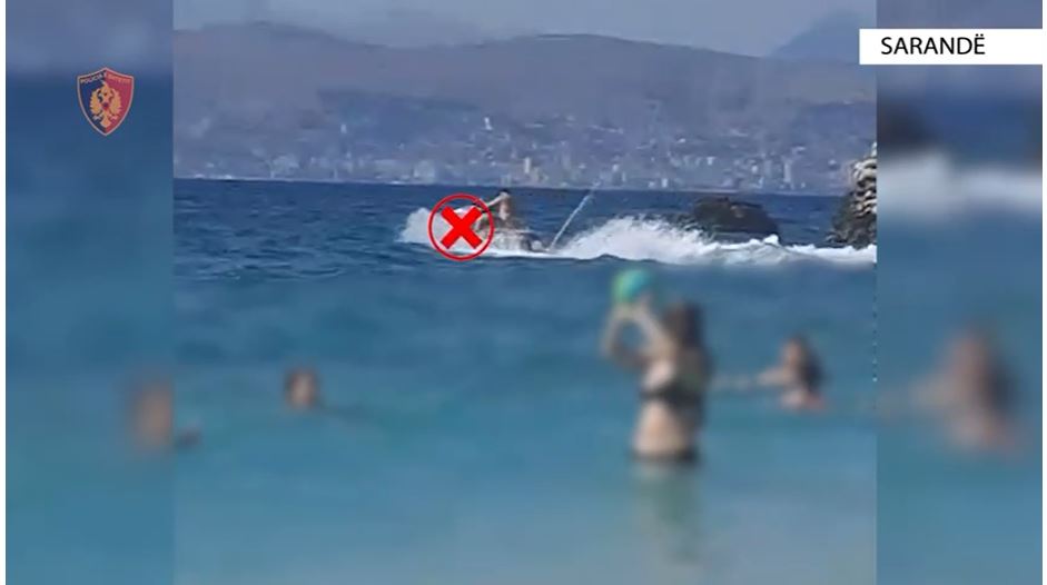 u kthye ne rrezik per pushuesit duke lundruar me jet ski ne sarande gjobitet rende drejtuesi pas kontrolleve rezultoi se