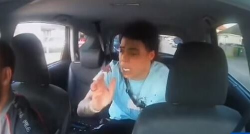 video pamje tronditese momenti kur nje shofer taksie i pafajshem perfshihet ne nje perplasje bandash