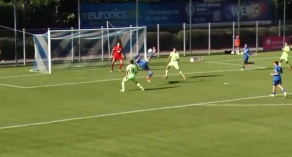 video shenon edhe me roveshate sulmuesi i ardhshem i kosoves shkelqen me dy gola ne miqesoren e skuadres se bundesliges