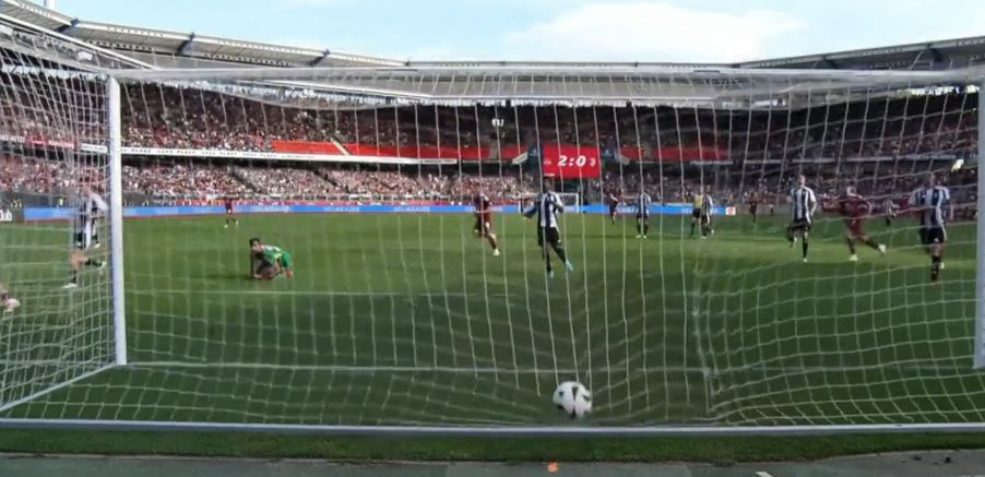 video vlahovic humb penallti juventusi i tiago motes turperohet ne debutimin ndaj nyrenbergut