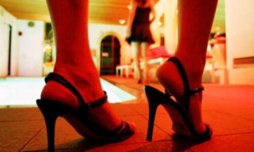 zbulohet baza e prostitucionit ne durres arrestohen 2 vajza 25 vjecare shpallen ne kerkim 3 persona