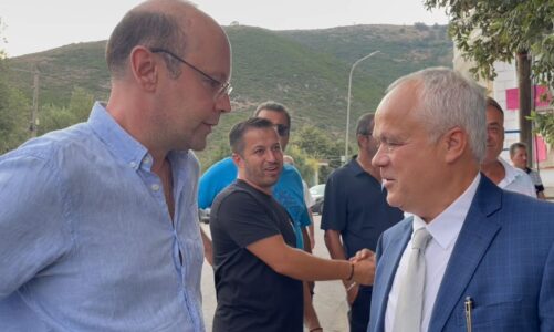 zgjedhjet ne himare kandidati i opozites gjikuria cel fushaten ne mbeshtetje te tij dule dhe perfaqesues te pd e pl rikthehem per te zhvilluar fshatrat dhe qytetin