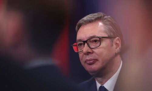 hapja e ures ne lumin iber presidenti vucic paralajmeron kfor te mos e lejoje do instalohen lidere te rinj serbe nga te huajt per te ju them qe sdo te funksionoje