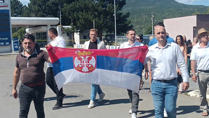 I ra bilbilit gjatë vizitës së 3 ministrave të Kosovës në veri, arrestohet kryetari i partisë së serbëve në Mitrovicë