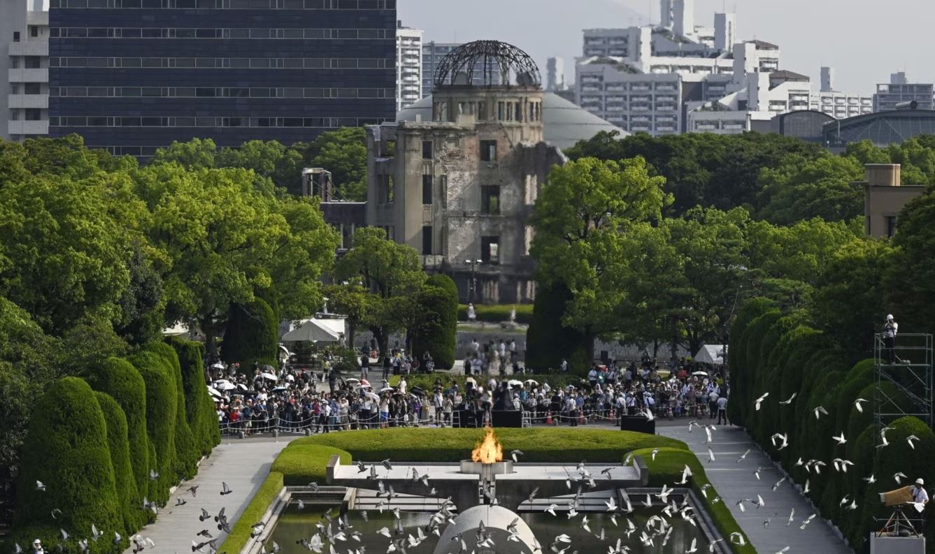 japonia dyfishon shpenzimet e mbrojtjes per shkak te kercenimeve nga pekini pheniani dhe moska