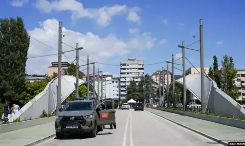 KFOR nuk dëshiron të spekulojë për një largim nga ura e Ibrit