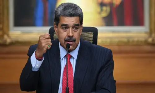 maduro shperthen ne kercenime pas tensioneve nese kriminelet fashiste me detyrojne nuk hezitoj per revolucionin e ri