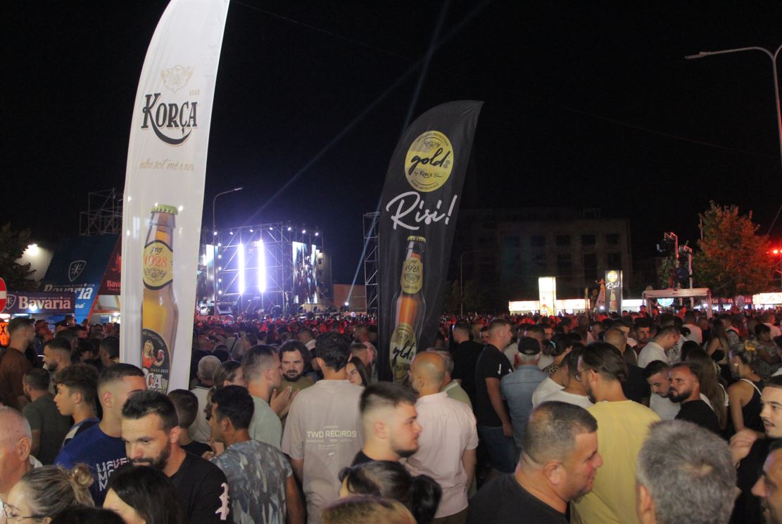 mbyllet me atmosfere te gezueshme dhe plot energji nata e trete e festimeve ne korce shitje rekord te gold by korca turistet birra korca me e mira qe kemi provu