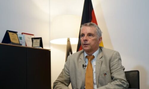 Mbyllja e degëve të Postës së Serbisë në Veri, ambasadori gjerman: Veprimet e njëanshme dhe të pakoordinuara rrezikojnë aplikimin e Kosovës për anëtarësim në BE