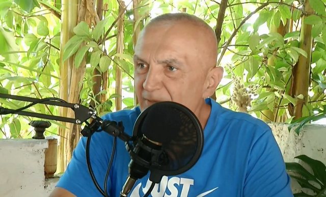 meta hap podcast dhe tregon kush i ngriti kurth ne vitin 1992