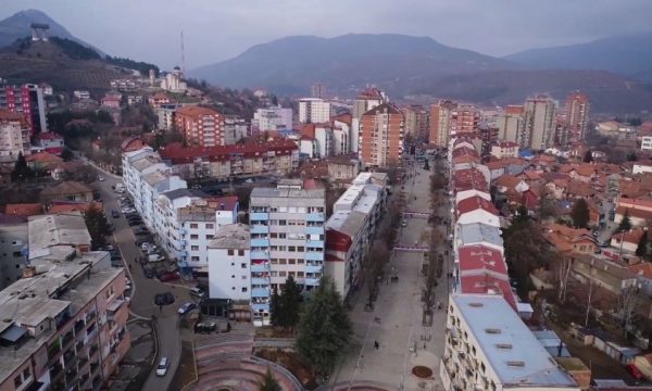 perplasjet me kosoven sot paralajmerohet proteste nga serbet ne veri