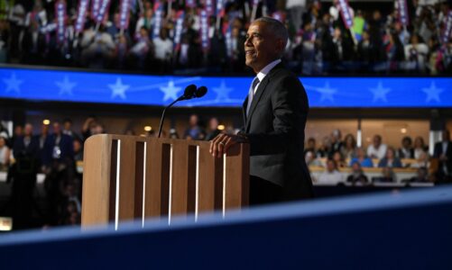 Presidencialet në SHBA/ Obama paralajmëron për betejë të vështirë dhe të ngushtë zgjedhore