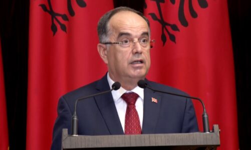 presidenti begaj pret trupin diplomatik shqiptar anetaresimit ne be nje nga shtyllat kryesore te politikes sone te jashtme te vijoje mbeshtetja pa kushte per kosoven