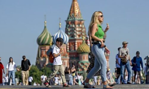 sa mund te zgjase festa europa po flirton me recensionin putin shpenzon shume dhe ekonomia ruse eshte ne rritje