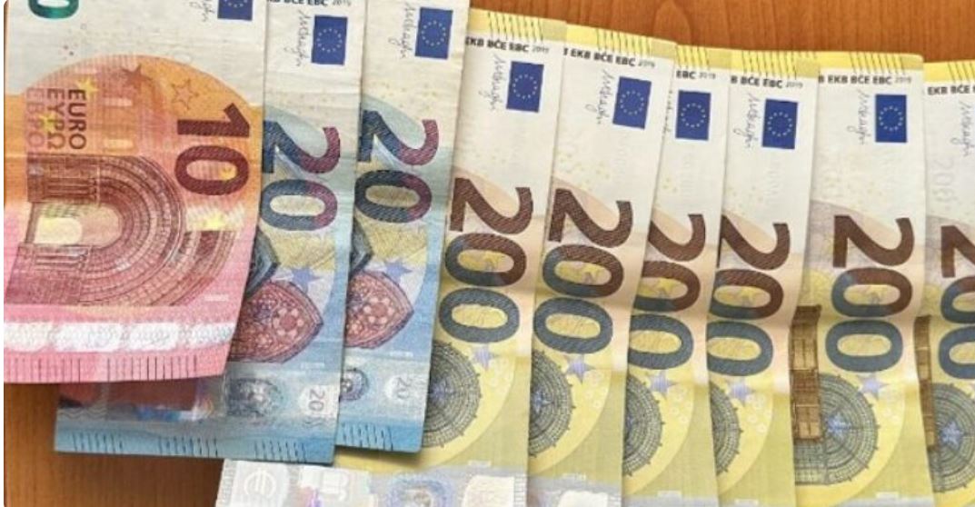 Shembull qytetar nga Kosova/ Një person gjen kuletën me 1250 euro dhe e dorëzon në polici