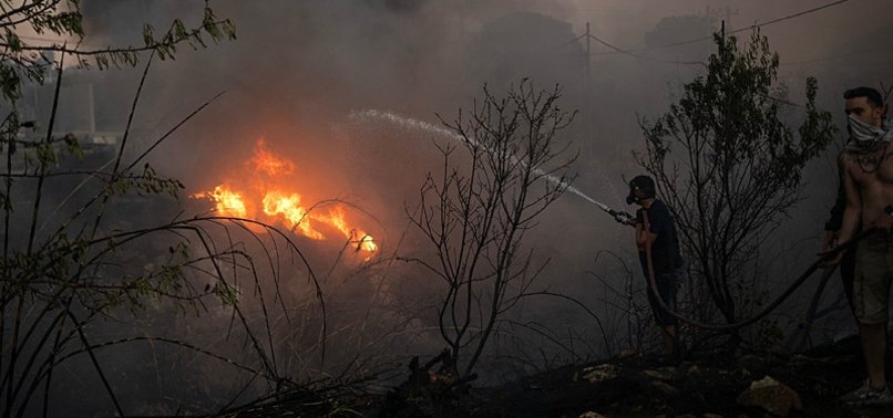 Turqia do të dërgojë 2 avionë zjarrfikës dhe 1 helikopter për të ndihmuar Greqinë të luftojë zjarrin masiv që shpërtheu pranë Athinës