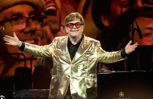 Elton John flet për varësinë ndaj drogës: E konsumova me John Lennon