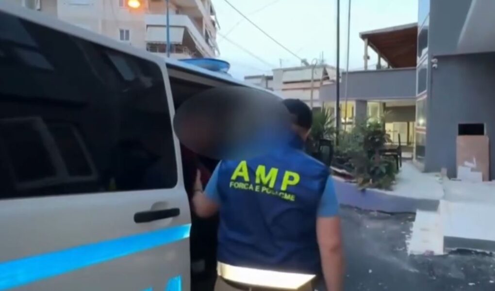 emri arrestohet shefi i operacionales ne gjirokaster amp ka bashkepunuar me nje grup kriminal qe falsifikonte dokumente