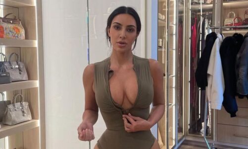 Foto/ Kim Kardashian pozon me një dekolte të thellë në Instagram