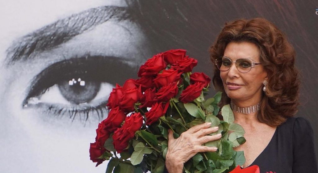 gezuar ditelindjen sofia loren diva e kinemase boterore mbush 90 vjec