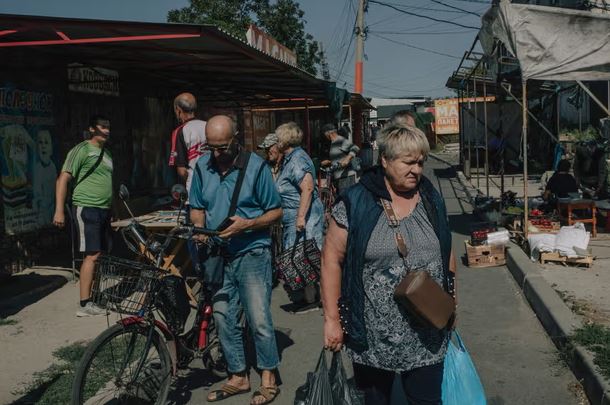 “Gjithçka është lënë pas”, ndërsa rusët i afrohen qytetit ukrainas/ Si po boshatiset Pokrovski