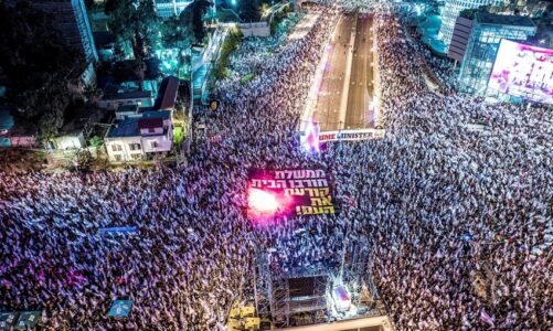 Izrael, rreth 700,000 njerëz morën pjesë në demonstrata në rrugët kryesore dhe në kryqëzimet në mbarë vendin