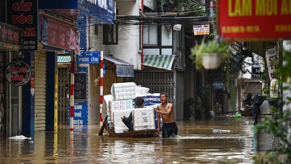 Përkeqësohet bilanci i viktimave nga tajfuni në Vietnam, shënohen afër 200 të vdekur