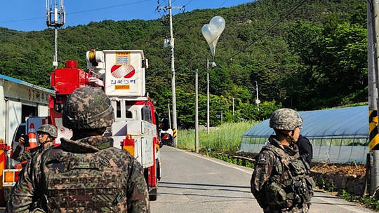 Pheniani vijon dërgimin e balonave me mbeturina, Koreja e Jugut kërcënon me masa ushtarake