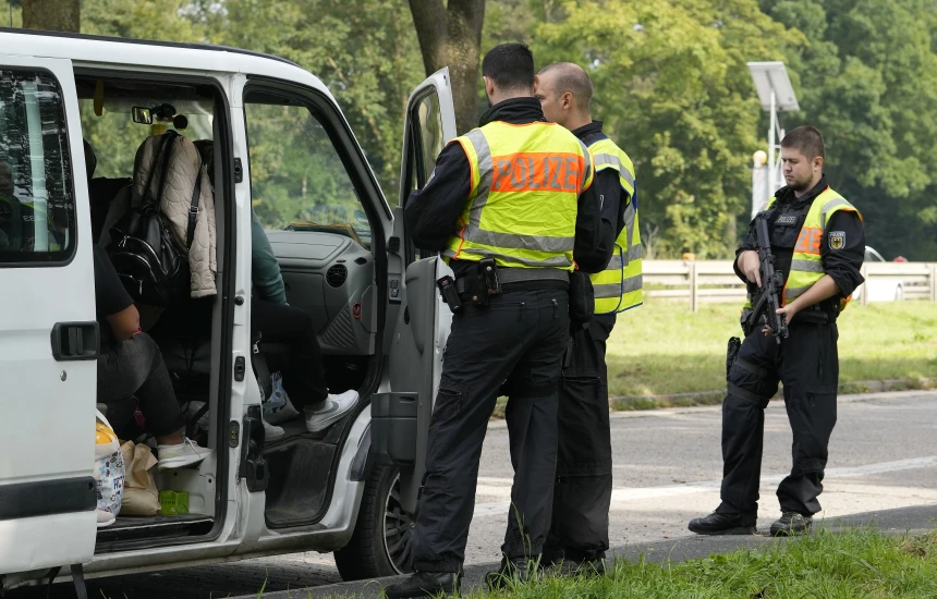 Rritja e kontrolleve në kufijtë tokësorë, zbërthehet grupi i trafikimit të emigrantëve në Gjermani