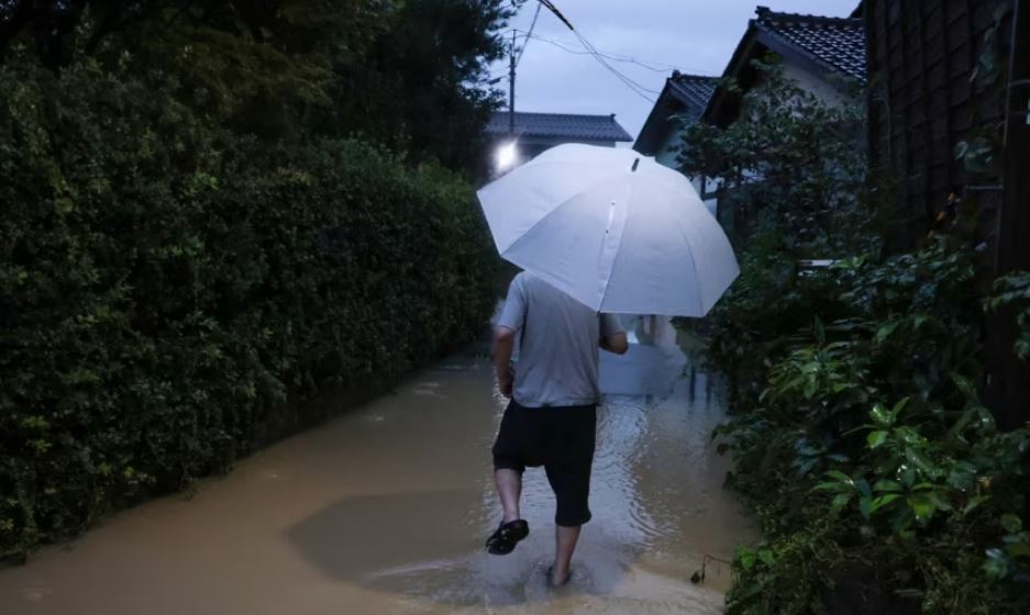 Shira të dendur në Japoni/ Një i vdekur, disa të zhdukur