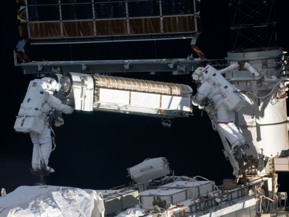 soyuz leshohet drejt iss me astronautet ruse dhe amerikane ne bord