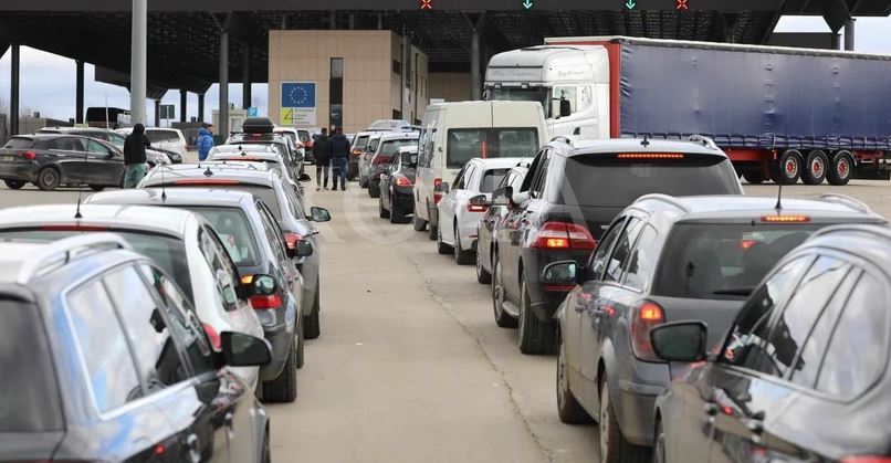 tensionet prishtine beograd kosova thirrje qytetareve shmangni kalimin nga pikat kufitare serbe ja cfare pritet te ndodhe neser