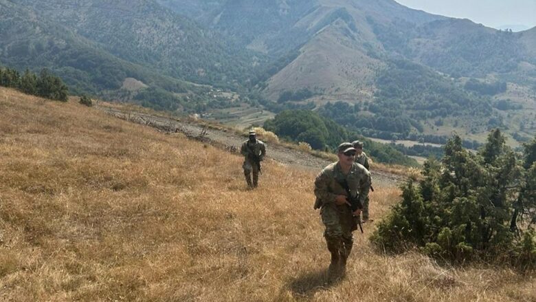 Ushtarët amerikanë kryejnë patrullime në Leposaviç/ Çfarë po ndodh në veri të Kosovës