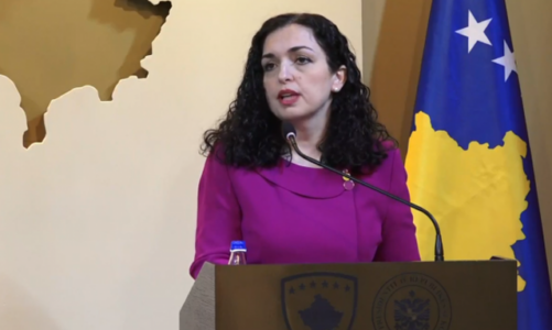 Vendosja e bllokadave në pikë-kalimet kufitare/ Presidentja e Kosovës: Këto veprime tregojnë lidhjen e Serbisë me bandat kriminale