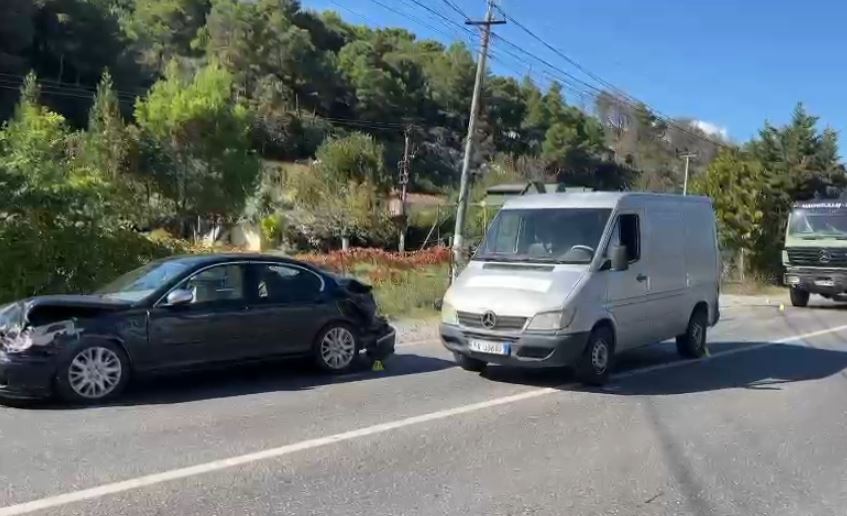 Aksident i trefishtë në aksin Lezhë-Shkodër, plagoset një person