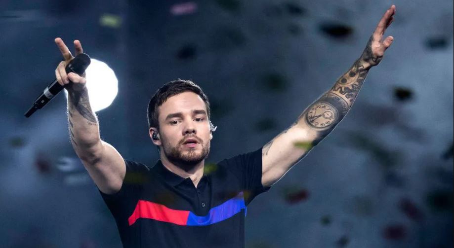 eshte nen efektin e alkoolit dhe droges ra nga ballkoni i hotelit detaje nga vdekja e liam payne kengetari theu laptopin dhe