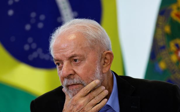 “Është një sëmundje”, presidenti i Brazilit paralajmëron ndalimin e basteve sportive në vend