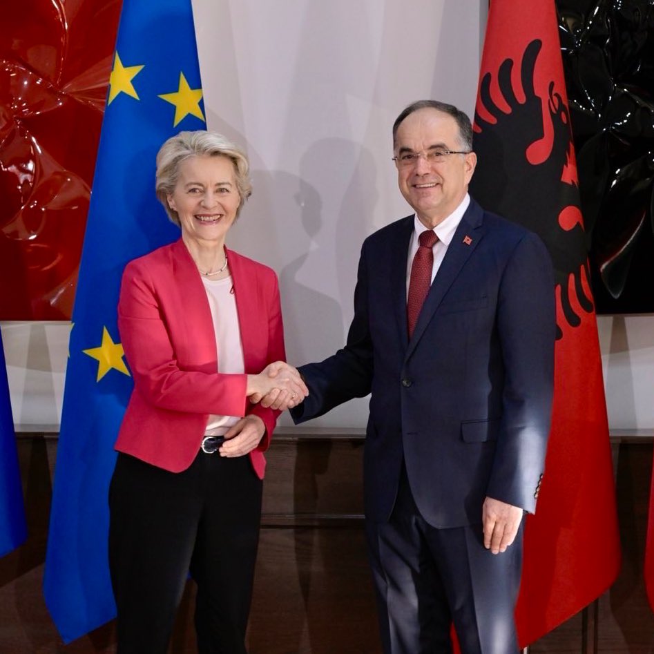 foto mbylli viziten ne tirane me takimin me presidentin begaj ursula von der leyen vleresoj angazhimin tuaj per te ardhmen e shqiperise ne be