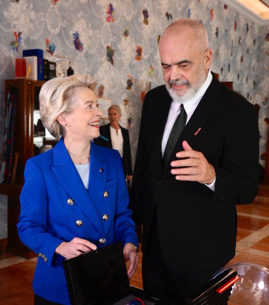 fotolajm e lumtur qe nisa turneu ballkanik ne tirane ursula von der leyen ndan momente nga takimi me ramen ne kryeministri shqiperia po ben hapa te medhenj drejt be se