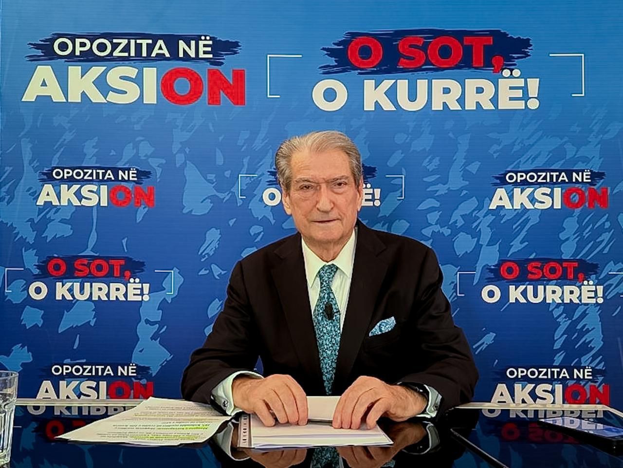 gjysmen jua marrin me drita dhe uje berisha rritja e pensioneve nuk indeksoi as cmimet e ushqimeve ju garantoj se dhe ai qe nuk ka punuar asnje dite