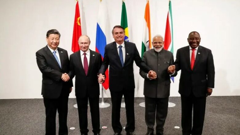 india anetare e brics perqafon dollarin amerikan