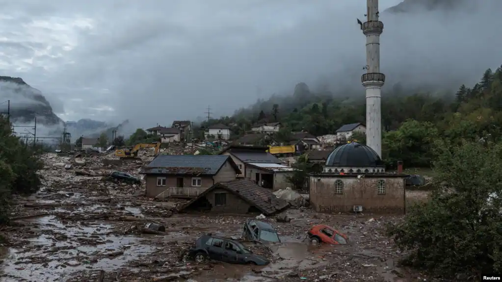 kosova ndihmon bosnjen me 200 mije euro pas permbytjeve