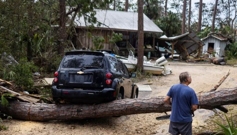 makinat u mbuluan nga uji rrezikohet jeta e banoreve florida ne pritje te uraganit milton